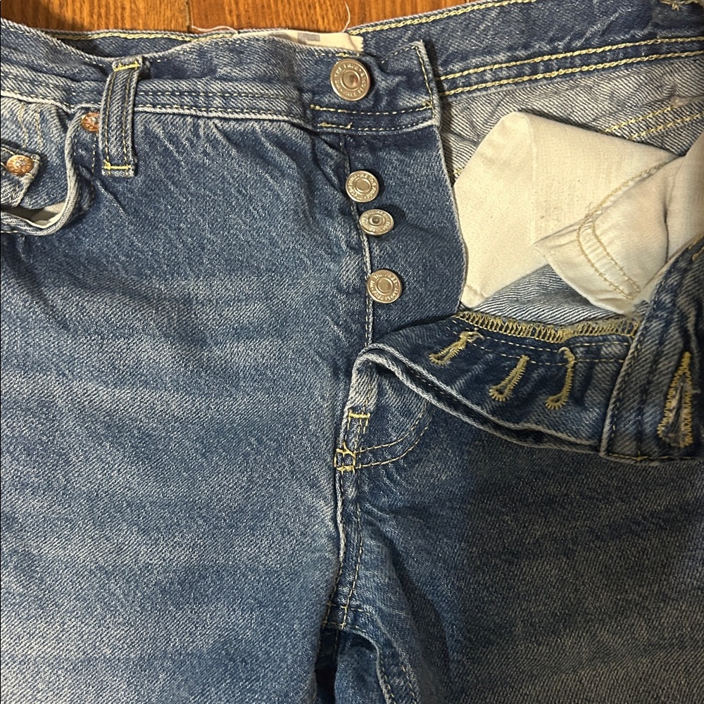 We The Free Blue Cropped Jeans with Frayed Hem - Picture 3 of 8